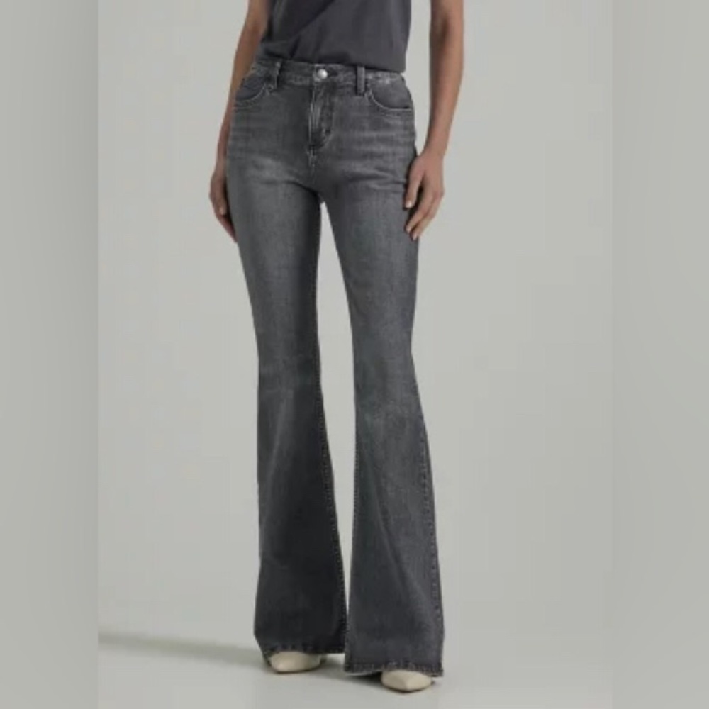 NEW Lee WOMEN'S LEGENDARY FLARE JEAN